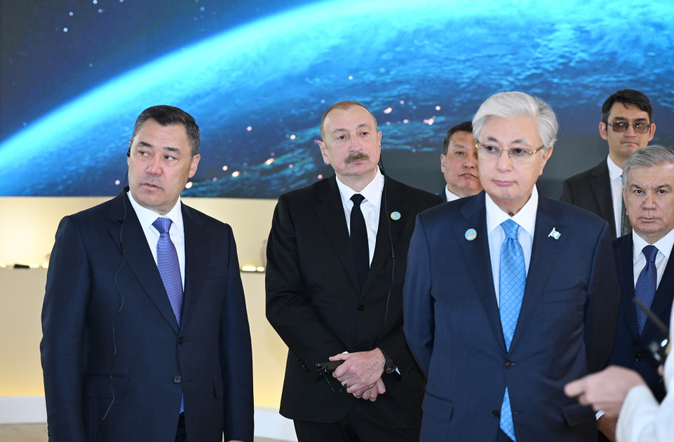 Prezident İlham Əliyev və TDT-nin qeyri-rəsmi Zirvə görüşünün digər iştirakçıları Türküstanda bir sıra mədəni məkanlarla tanış olublar<font color=red> - FOTOLAR</font>