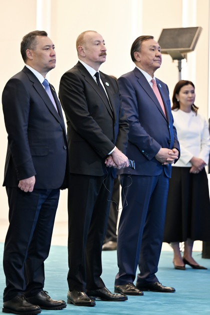 Prezident İlham Əliyev və TDT-nin qeyri-rəsmi Zirvə görüşünün digər iştirakçıları Türk Sivilizasiyası Mərkəzinin təməlqoyma mərasimində iştirak ediblər<font color=red> - FOTOLAR</font>