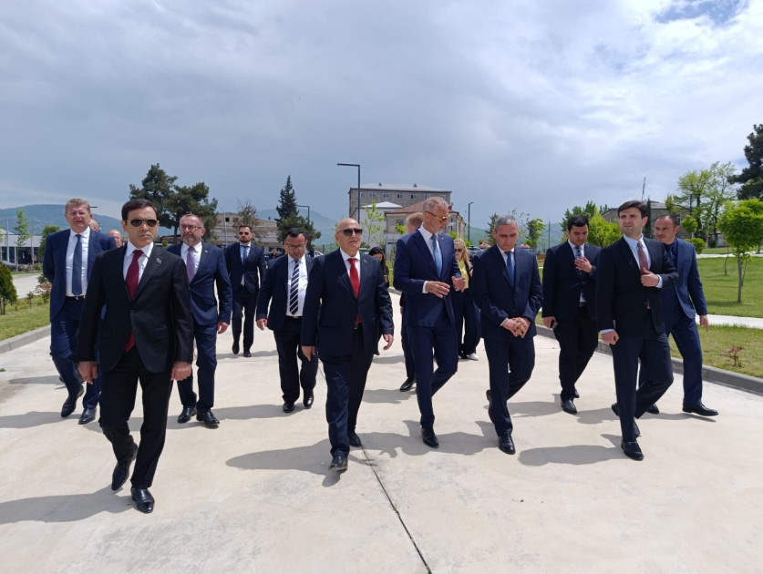 Slovakiya Milli Şurası sədrinin başçılıq etdiyi nümayəndə heyəti Xankəndidə quruculuq işləri ilə tanış olub<font color=red> - FOTOLAR</font>