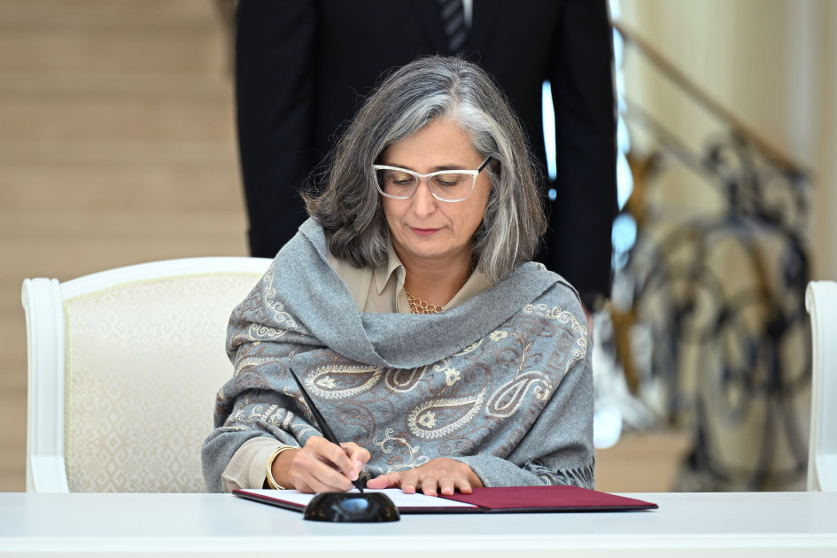 Prezident İlham Əliyev BMT-nin Məskunlaşma Proqramının icraçı direktorunu qəbul edib<font color=red> - FOTOLAR</font>