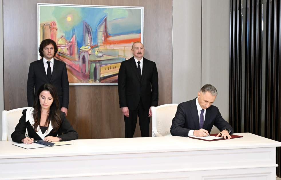 Prezident İlham Əliyevin Gürcüstanın Baş naziri ilə görüşü olub<font color=red> - FOTOLAR</font>
