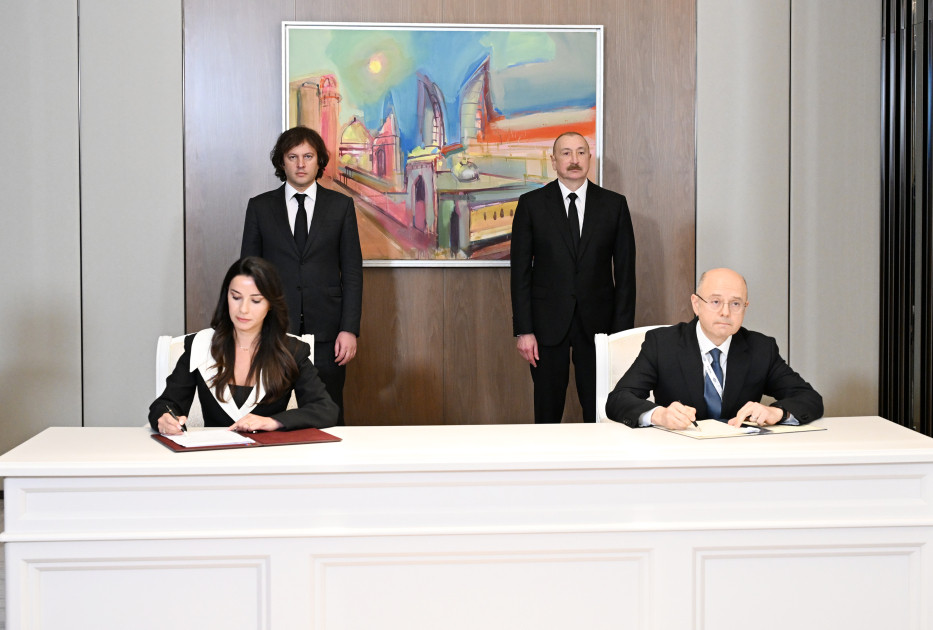 Prezident İlham Əliyevin Gürcüstanın Baş naziri ilə görüşü olub<font color=red> - FOTOLAR</font>