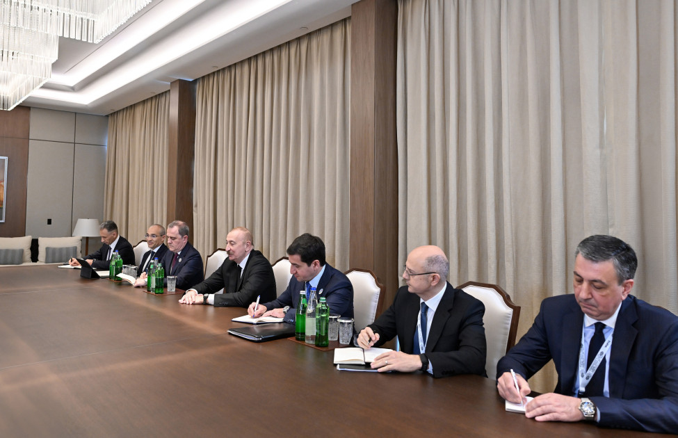 Prezident İlham Əliyevin Gürcüstanın Baş naziri ilə görüşü olub<font color=red> - FOTOLAR</font>