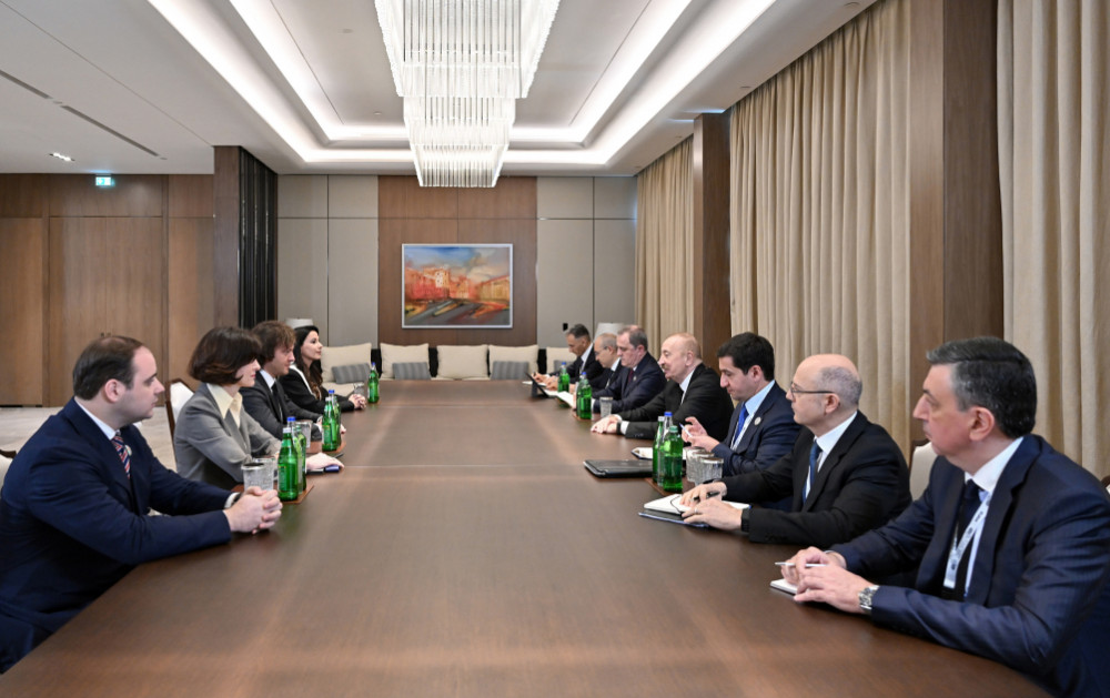 Prezident İlham Əliyevin Gürcüstanın Baş naziri ilə görüşü olub<font color=red> - FOTOLAR</font>