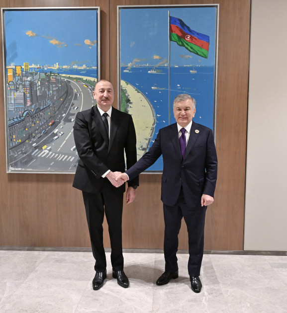 Prezident İlham Əliyev Özbəkistan Prezidenti Şavkat Mirziyoyevlə görüşüb<font color=red> - FOTOLAR</font>