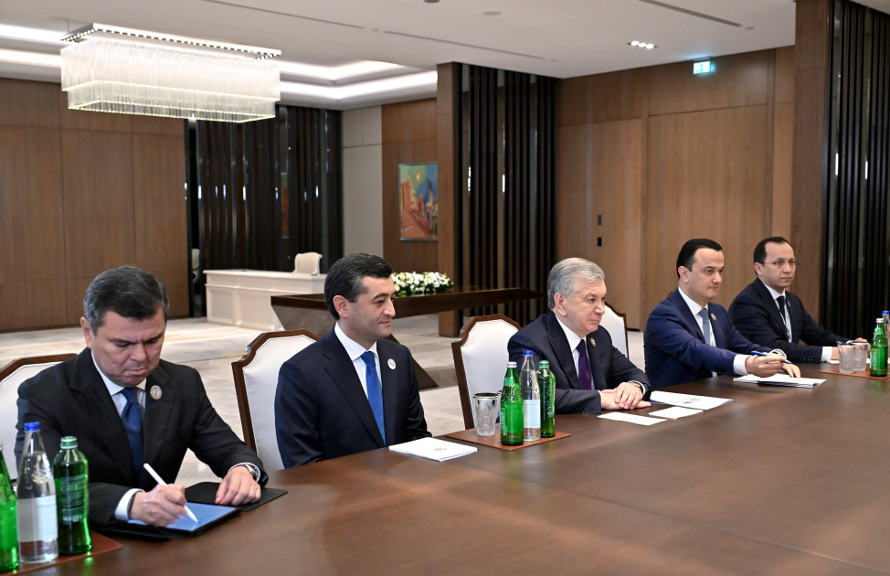 Prezident İlham Əliyev Özbəkistan Prezidenti Şavkat Mirziyoyevlə görüşüb<font color=red> - FOTOLAR</font>