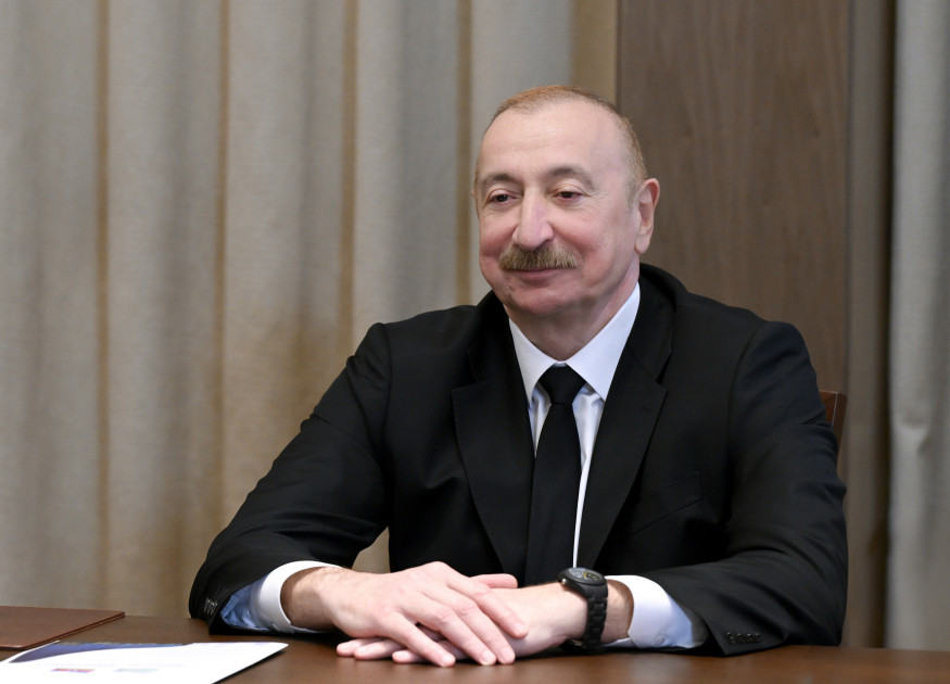 Prezident İlham Əliyev Özbəkistan Prezidenti Şavkat Mirziyoyevlə görüşüb<font color=red> - FOTOLAR</font>