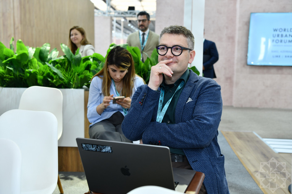WUF13: “Tərəqqinin təməli: Etibarlı mənzil iqtisadi artımın və sosial inteqrasiyanın katalizatorudur” mövzusunda panel müzakirələri<font color=red> - FOTOLAR</font>