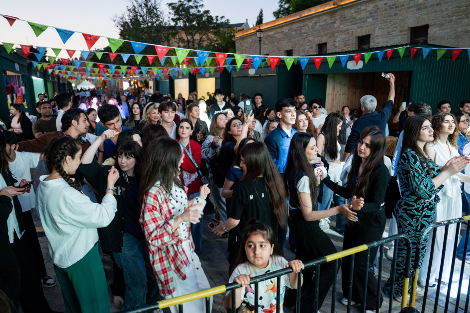 WUF13 çərçivəsində “Şəhərsalma yarmarkası” təşkil olunub<font color=red> - FOTOLAR</font>