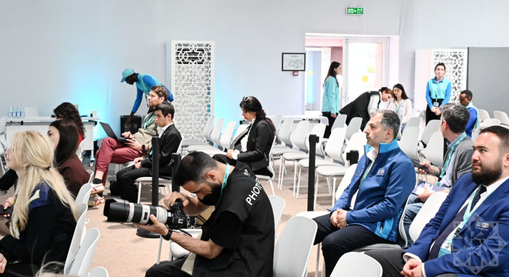 WUF13-də media sessiyası: Beynəlxalq ekspert jurnalistlərə şəhərsalma mövzularının işıqlandırılmasından danışıb<font color=red> - FOTOLAR</font>