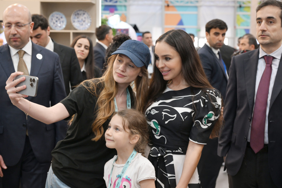 Leyla Əliyeva və Arzu Əliyeva "Urban Expo" sərgisi ilə tanış olublar<font color=red> - FOTOLAR</font>