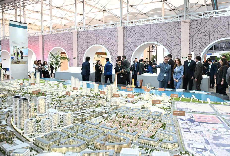 Leyla Əliyeva və Arzu Əliyeva "Urban Expo" sərgisi ilə tanış olublar<font color=red> - FOTOLAR</font>
