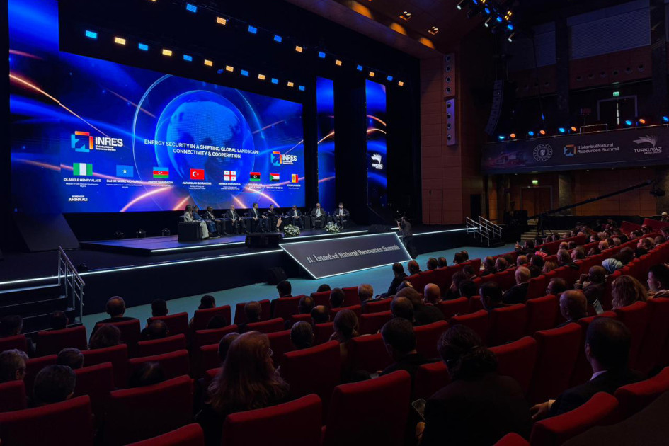 Energetika naziri İstanbul Təbii Sərvətlər Zirvəsində iştirak edib<font color=red> - FOTOLAR</font>