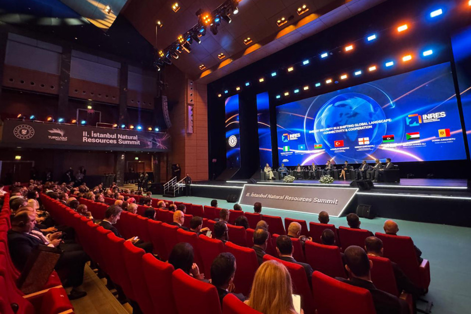 Energetika naziri İstanbul Təbii Sərvətlər Zirvəsində iştirak edib<font color=red> - FOTOLAR</font>