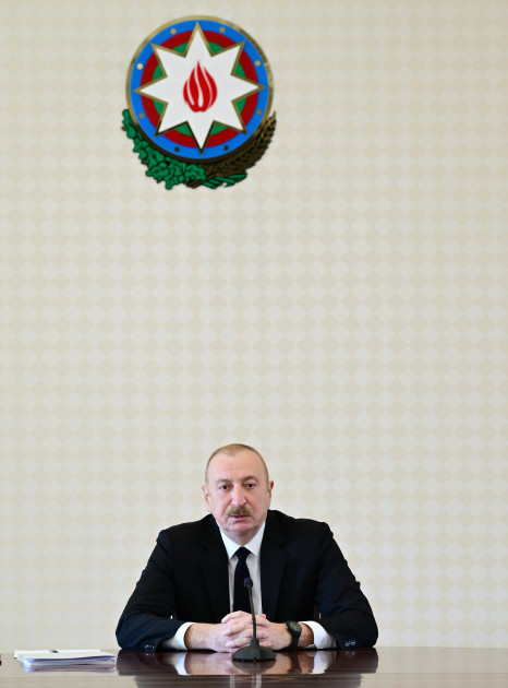 Prezident İlham Əliyevin sədrliyi ilə kənd təsərrüfatı məsələlərinə həsr olunmuş müşavirə keçirilib<font color=red> - FOTOLAR</font>