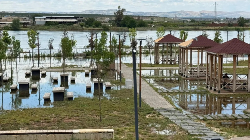 Türkiyənin Şanlıurfa şəhərində parklar və restoranlar su altında qalıb<font color=red> - FOTOLAR</font>