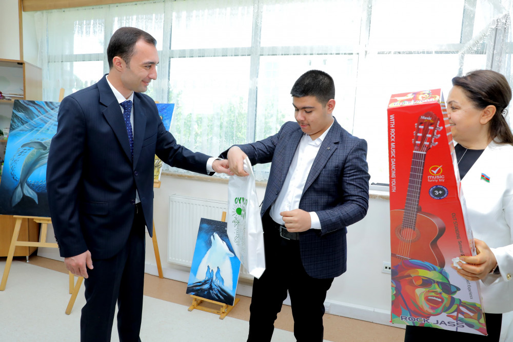 Autizmli uşaqlar və onların valideynləri ilə görüş keçirilib<font color=red> - FOTOLAR</font>