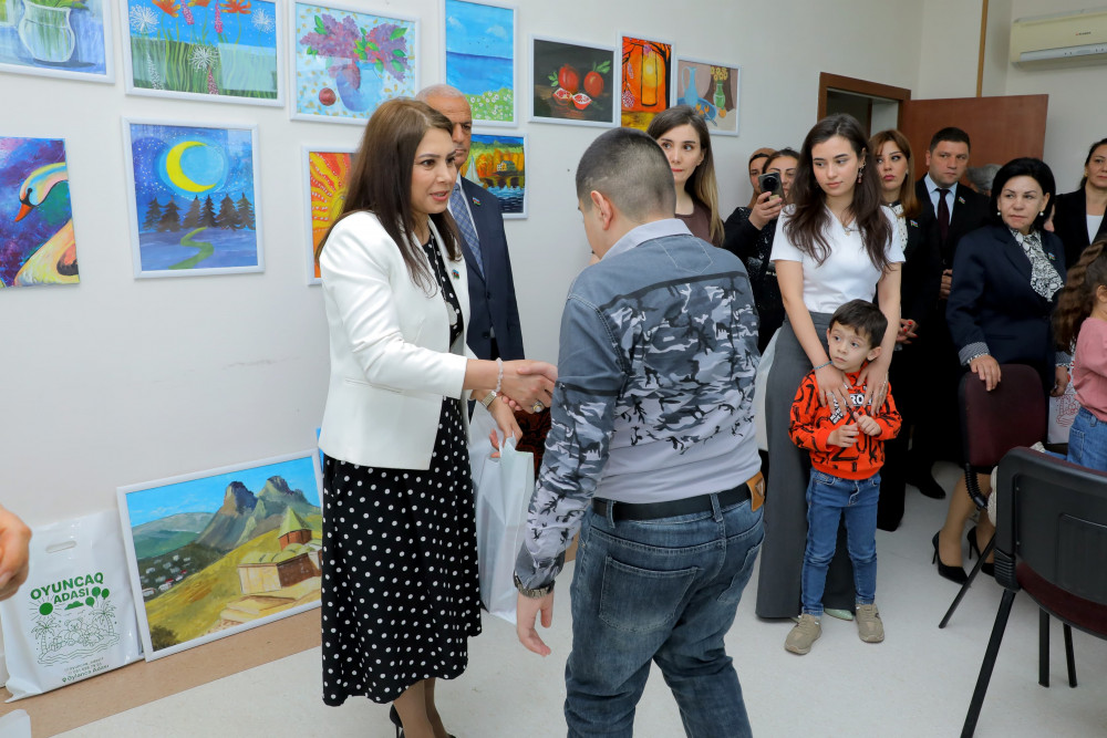 Autizmli uşaqlar və onların valideynləri ilə görüş keçirilib<font color=red> - FOTOLAR</font>