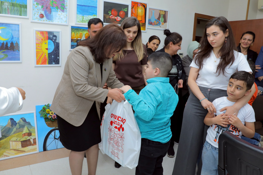 Autizmli uşaqlar və onların valideynləri ilə görüş keçirilib<font color=red> - FOTOLAR</font>