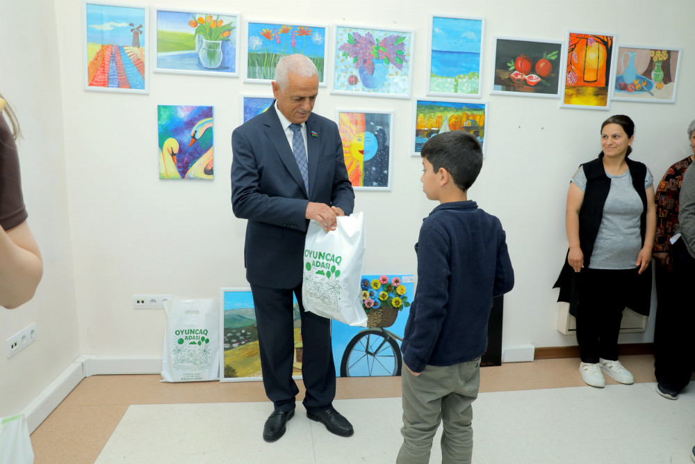 Autizmli uşaqlar və onların valideynləri ilə görüş keçirilib<font color=red> - FOTOLAR</font>