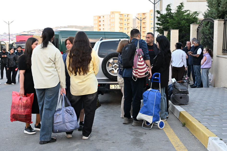 Ağdam şəhərinə növbəti köç yola salınıb<font color=red> - FOTOLAR</font>