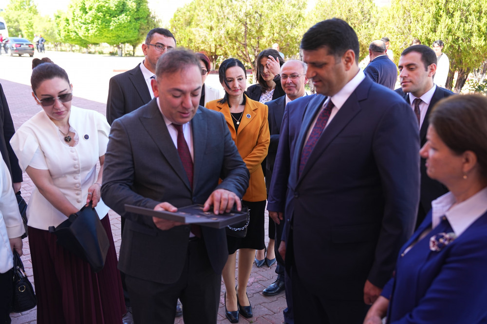 Naxçıvanda “I Beynəlxalq Mədəni İrs və Dayanıqlı Turizm Konfransı” keçirilir<font color=red> - FOTOLAR</font>