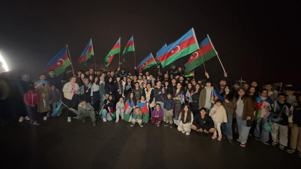 Azərbaycan Bayrağının rəngləri Niaqara şəlaləsində<font color=red> - FOTOLAR</font>