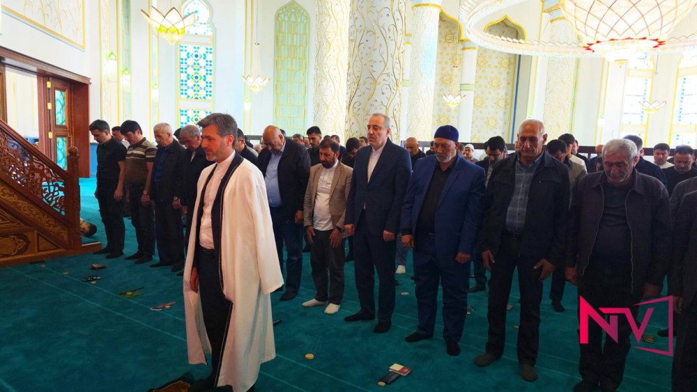 Naxçıvanda Qurban bayramı münasibətilə bayram namazı qılınıb<font color=red> - FOTOLAR</font>