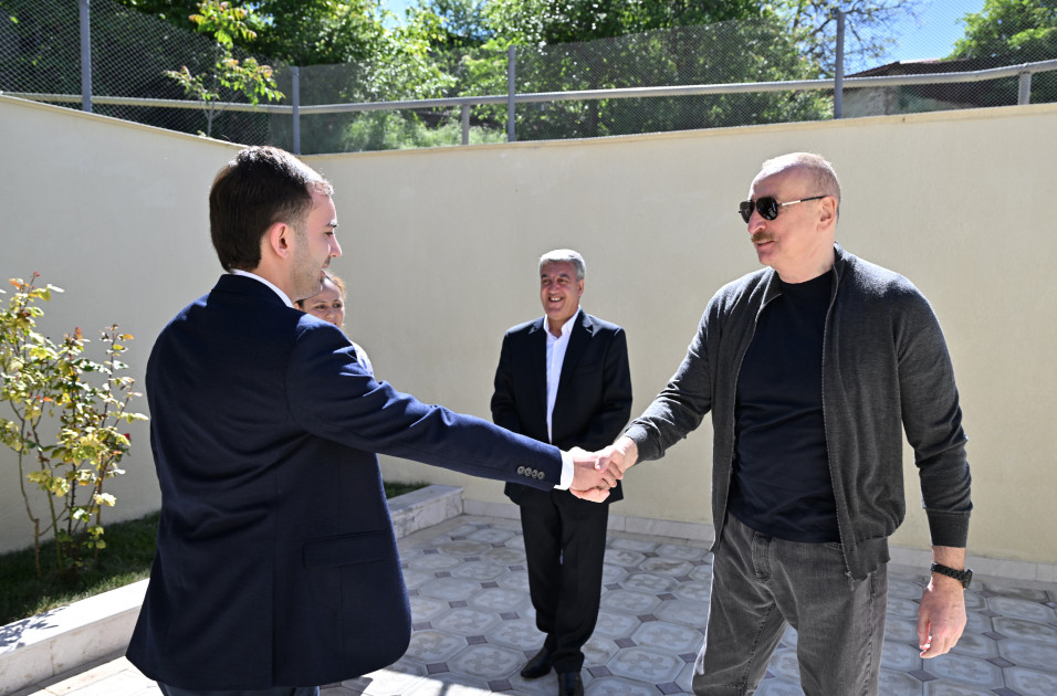 Prezident İlham Əliyev Şuşanın Böyük Qaladərəsi kəndində görülən işlərlə tanış olub, sakinlərlə görüşüb<font color=red> - FOTOLAR</font>
