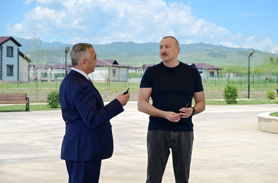 Prezident İlham Əliyev Xocalıda hərbi qulluqçular üçün nəzərdə tutulan fərdi evlərdə yaradılmış şəraitlə tanış olub <font color=red> - FOTOLAR</font>