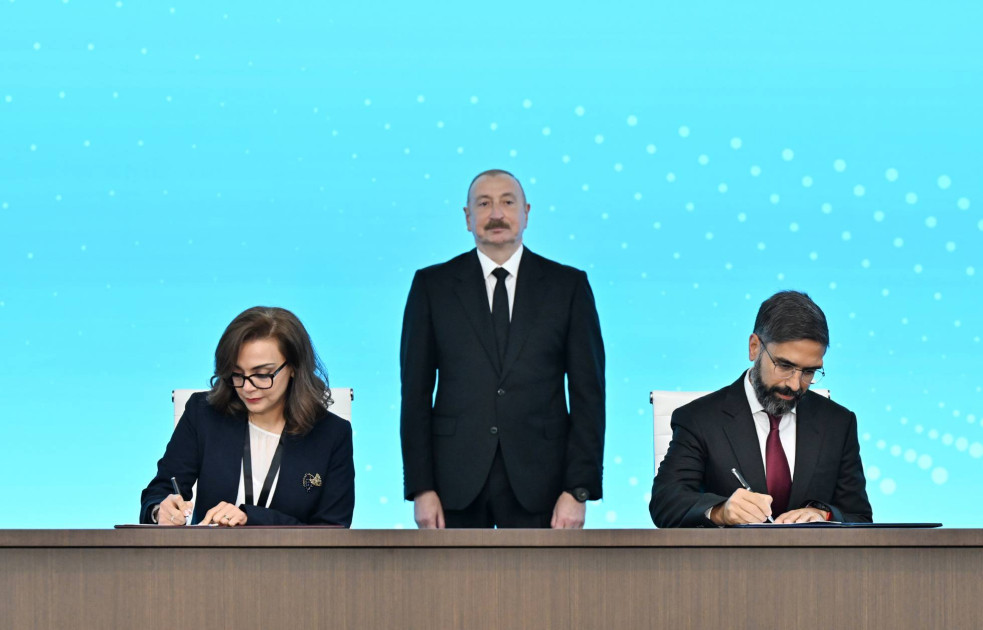 Bakı Enerji Həftəsi çərçivəsində maliyyə dəyəri 7,5 milyard dollar olan müqavilələr imzalanıb<font color=red> - FOTOLAR</font>