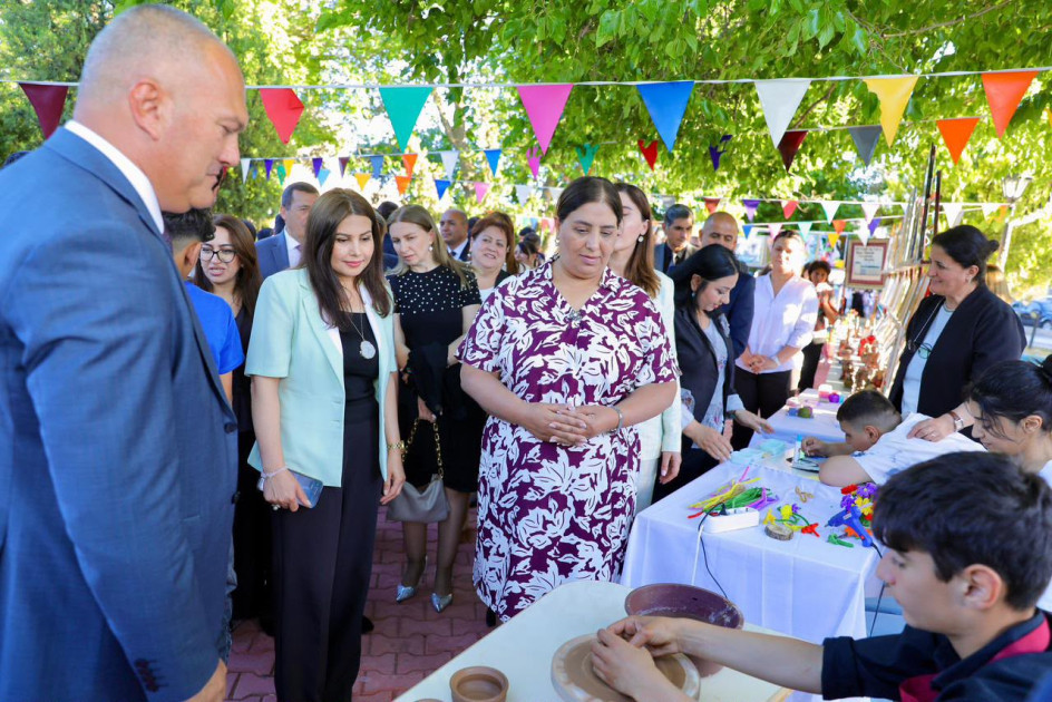 Naxçıvanda “Uşaqların Rəngli Dünyası-2026” festivalı olub<font color=red> - FOTOLAR</font>