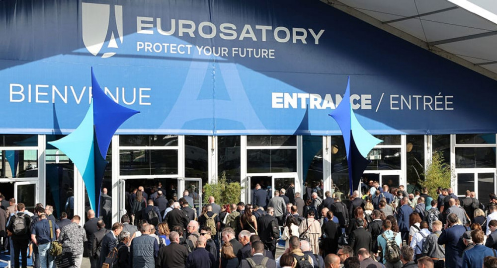 Fransada keçiriləcək sərgidə İsrailin istehsalı olan hücum xarakterli silahların nümayişi qadağan edilib<font color=red> - FOTOLAR</font>