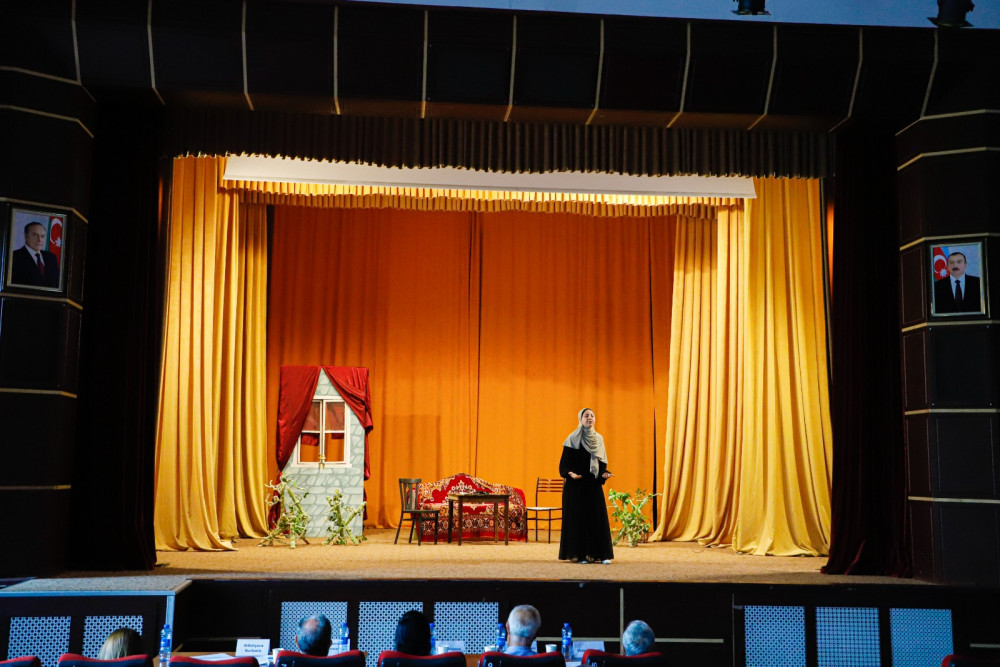 Gənclər arasında keçirilən teatr müsabiqəsinin final mərhələsi keçirilib <font color=red> - FOTOLAR</font>