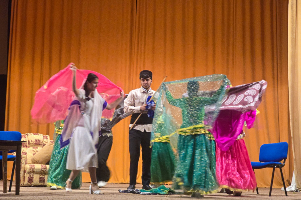 Gənclər arasında keçirilən teatr müsabiqəsinin final mərhələsi keçirilib <font color=red> - FOTOLAR</font>