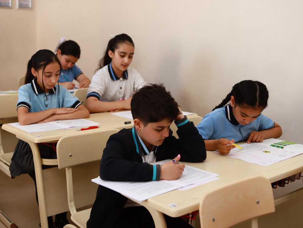 Bu gün Naxçıvanda IV siniflər üzrə monitorinq keçirilir<font color=red> - FOTOLAR</font>