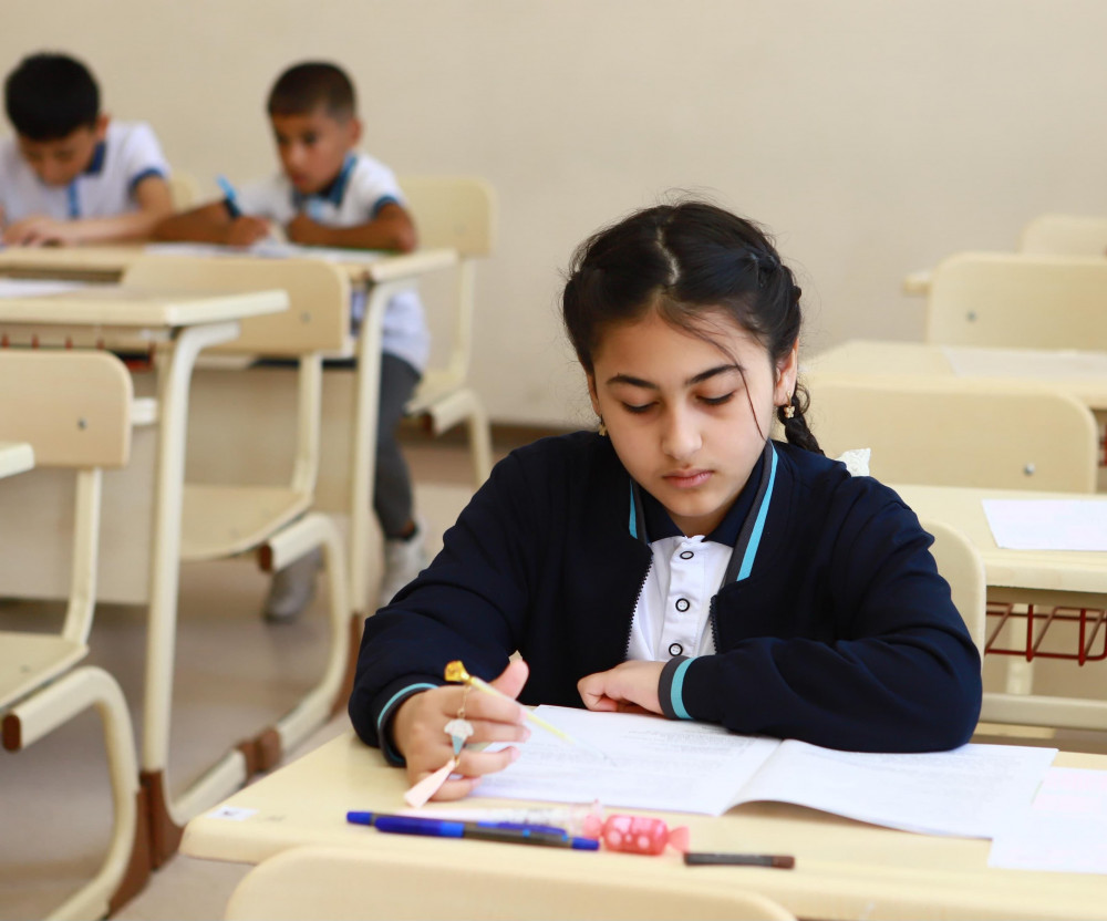 Bu gün Naxçıvanda IV siniflər üzrə monitorinq keçirilir<font color=red> - FOTOLAR</font>