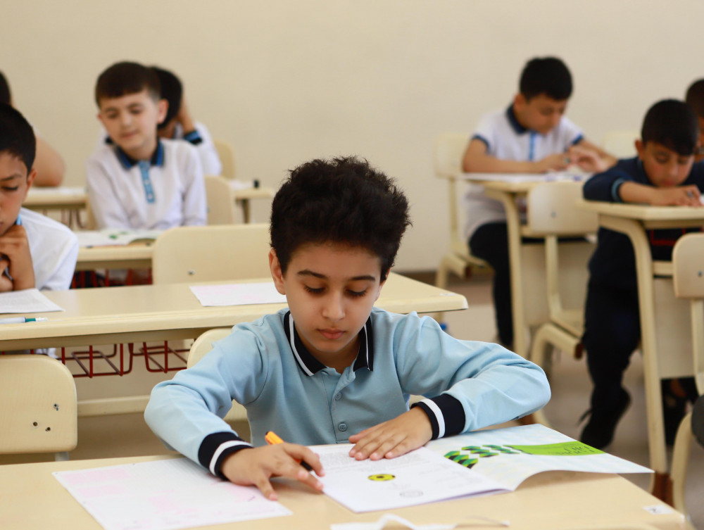 Bu gün Naxçıvanda IV siniflər üzrə monitorinq keçirilir<font color=red> - FOTOLAR</font>
