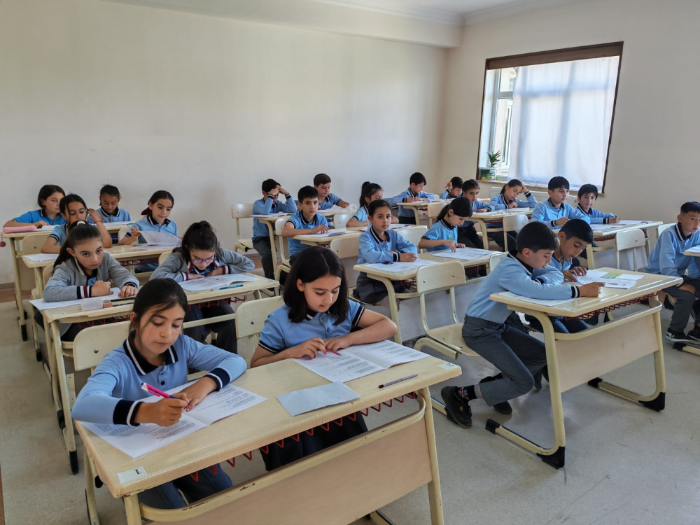 Bu gün Naxçıvanda IV siniflər üzrə monitorinq keçirilir<font color=red> - FOTOLAR</font>