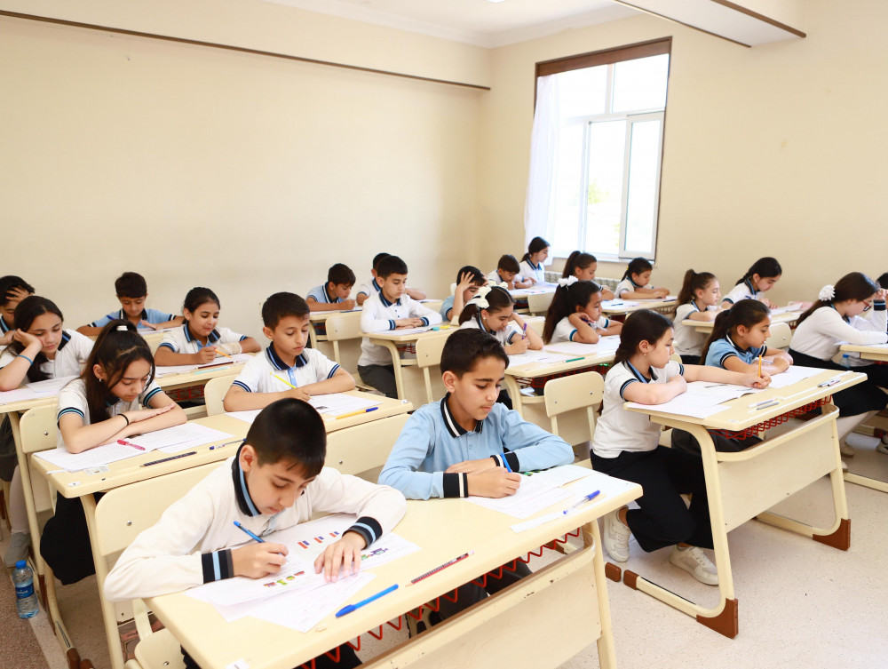 Bu gün Naxçıvanda IV siniflər üzrə monitorinq keçirilir<font color=red> - FOTOLAR</font>