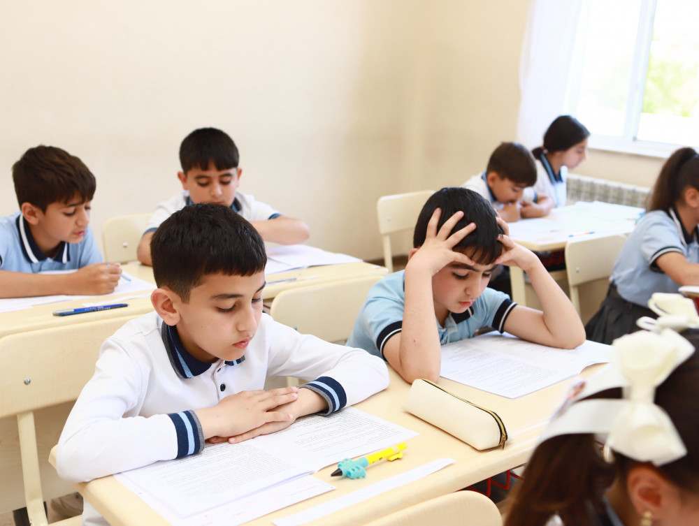 Bu gün Naxçıvanda IV siniflər üzrə monitorinq keçirilir<font color=red> - FOTOLAR</font>