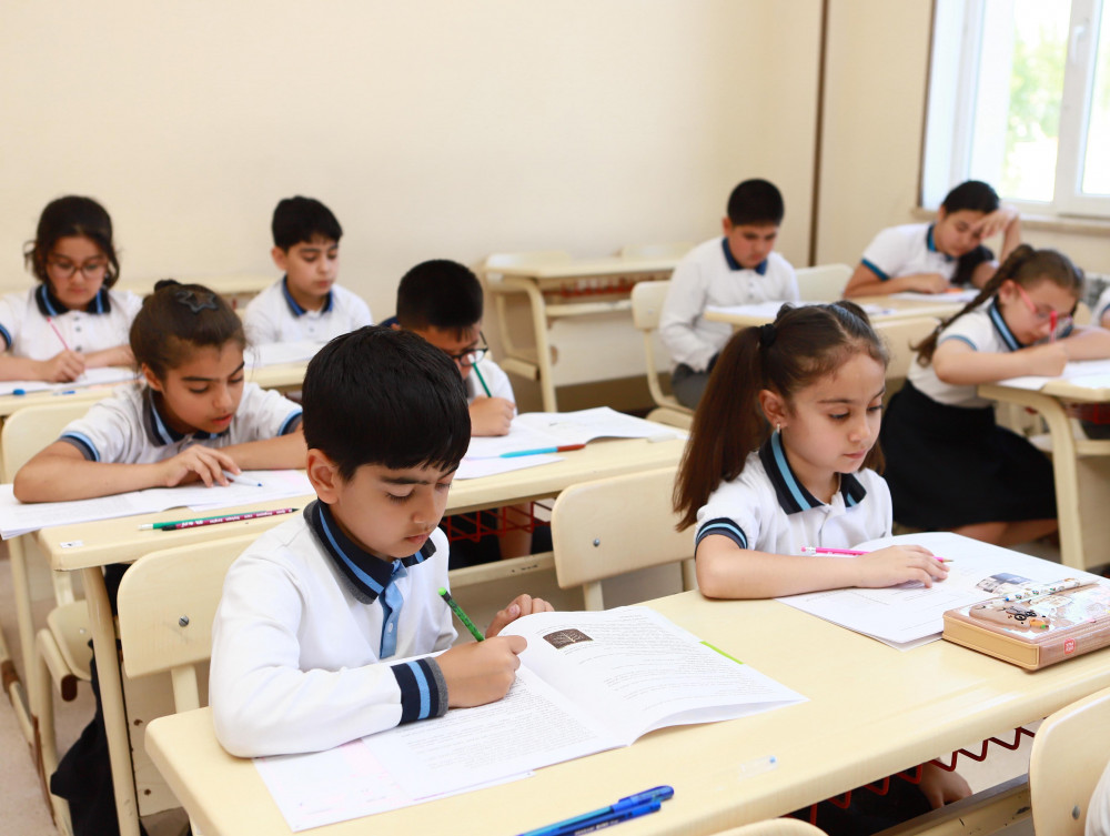 Bu gün Naxçıvanda IV siniflər üzrə monitorinq keçirilir<font color=red> - FOTOLAR</font>