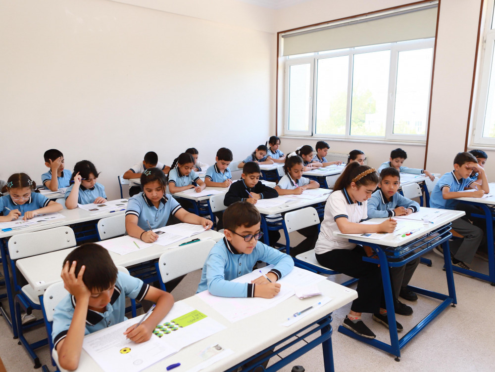 Bu gün Naxçıvanda IV siniflər üzrə monitorinq keçirilir<font color=red> - FOTOLAR</font>