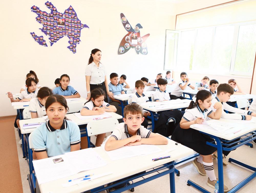 Bu gün Naxçıvanda IV siniflər üzrə monitorinq keçirilir<font color=red> - FOTOLAR</font>