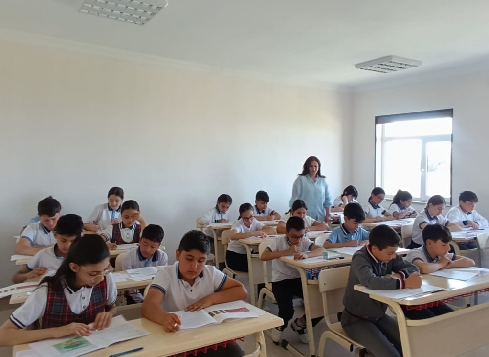 Bu gün Naxçıvanda Vl siniflər üzrə monitorinq keçirilib<font color=red> - FOTOLAR</font>