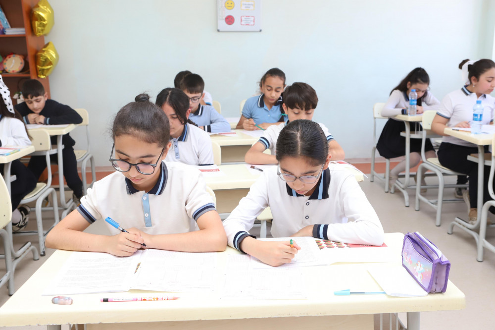 Bu gün Naxçıvanda Vl siniflər üzrə monitorinq keçirilib<font color=red> - FOTOLAR</font>