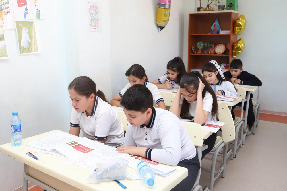 Bu gün Naxçıvanda Vl siniflər üzrə monitorinq keçirilib<font color=red> - FOTOLAR</font>