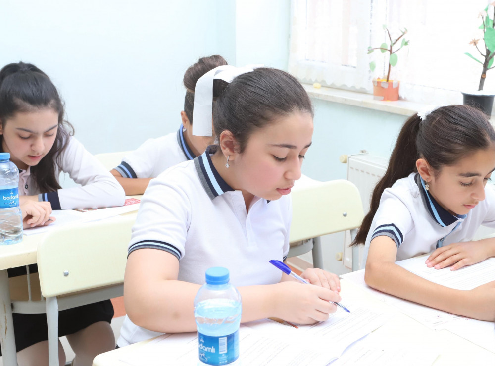 Bu gün Naxçıvanda Vl siniflər üzrə monitorinq keçirilib<font color=red> - FOTOLAR</font>