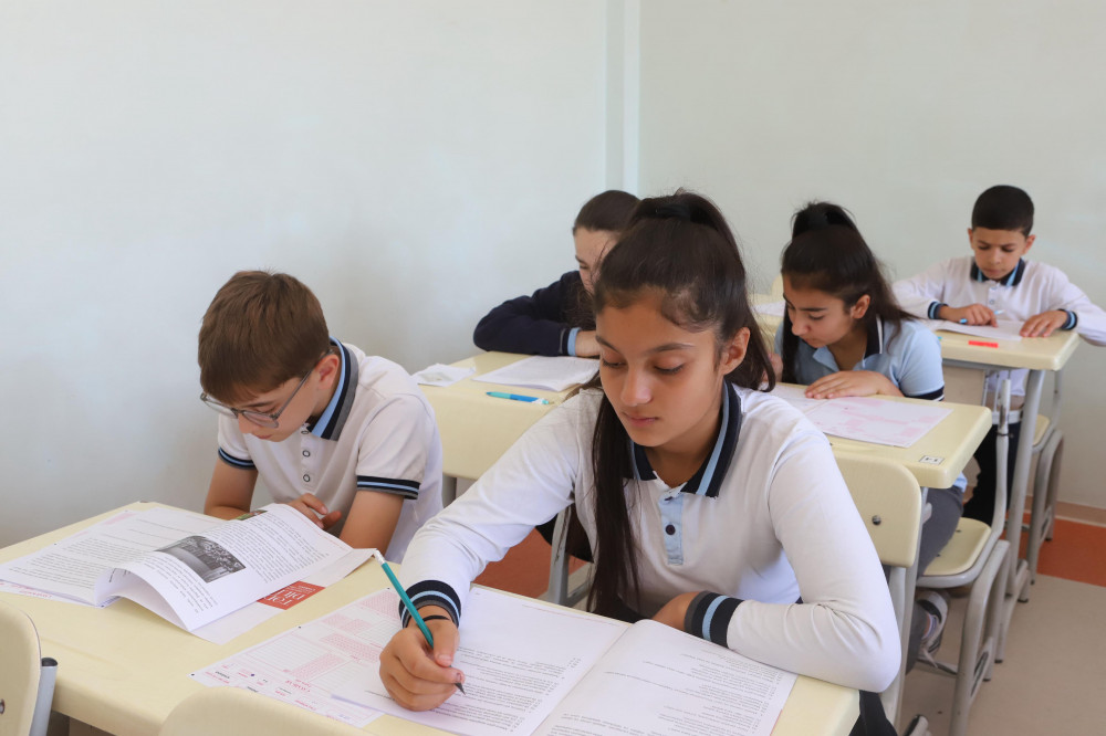 Bu gün Naxçıvanda Vl siniflər üzrə monitorinq keçirilib<font color=red> - FOTOLAR</font>