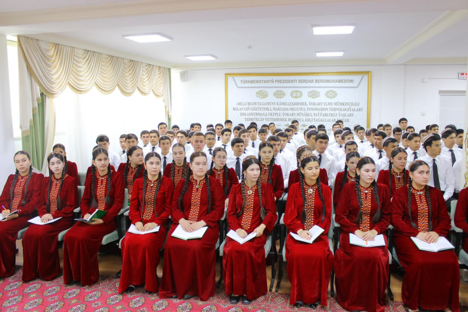 Aşqabadda Əcəmi Naxçıvaninin 900 illiyi qeyd olunub<font color=red> - FOTOLAR</font>